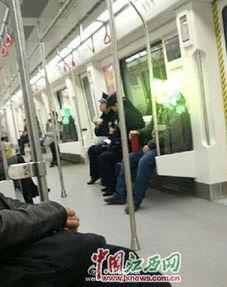 南昌地铁吃瓜,一场意外的美食风波