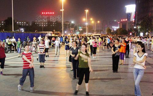 吃瓜太郎广场舞,潮流与欢乐的集结地